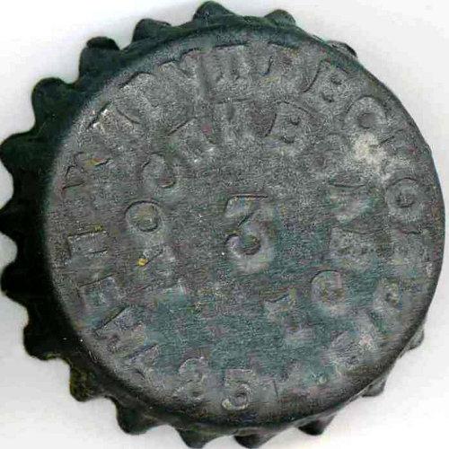 along the inner circumference \u002D \u0022Моспивзавод\u0022, along the outer one \u002D \u0022Жигулевское Цена 25 к.б/п.\u0022.